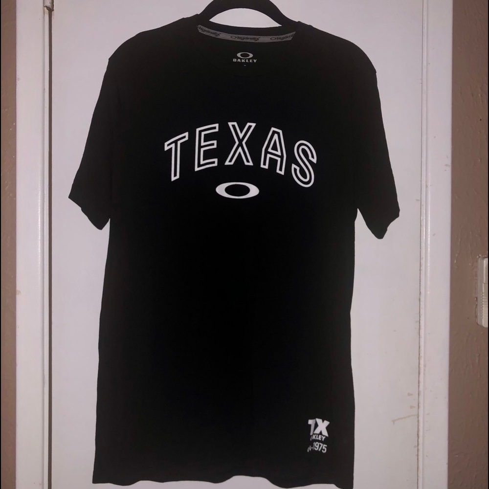 Oakley men’s short sleeve shirt
